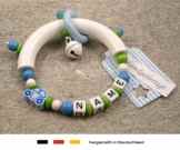 Baby Greifling Beißring halbrund mit Namen | individuelles Holz Lernspielzeug als Geschenk zur Geburt & Taufe | Jungen Motiv Auto in blau