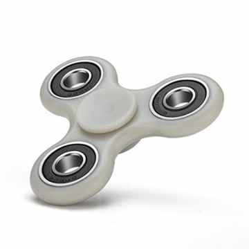Fidget Tri Spinner Version 2017 Anti Stress Toy Hand Spielzeug mit 3 Kugellagern in Leuchtend Transparent von VAPIAO
