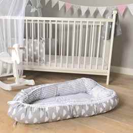 Puckdaddy Babynest „Wolken/Streifen“ grau