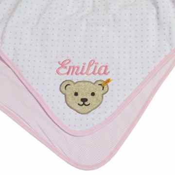 Steiff Herzchendecke mit Ihrem Wunsch Namen in der abgebildeten Stickschrift bestickt rosa und fein gestreift auf der Rückseite 90 cm x 60 cm Namensdecke