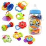 Wishtime Baby erstes Rassel und Beißring Spielzeug 9 Stücke mit Große Baby Flasche Spardose Geschenk set(zufällige Farben) …