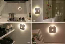 Bewegungs-Sensor-Nachtlicht, Lenova Eingebaute Lithium-batteriebetriebene nachladbare LED-Lichter haften überall innen, Safe für Kinder, groß für Wandschrank Treppen Badezimmer-Küche-Wächter (warmes Weiß) + Microfiber Reinigungstuch -