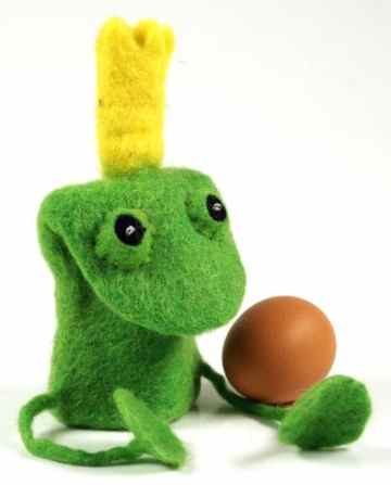 Filz Eierwärmer Froschkönig / Filzdeko -