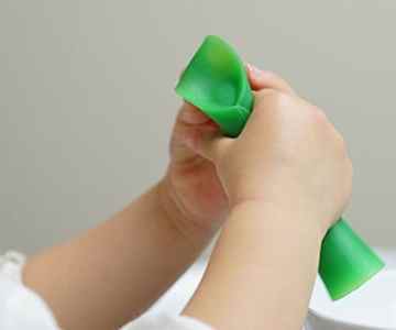 OlaSprout Baby Löffel (2er-Pack), flexible Esslernlöffel, Esslernbesteck, weiche flexible Baby Löffel PVC und BPA frei -