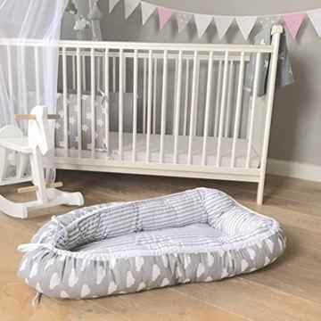 Puckdaddy Babynest „Wolken/Streifen“ grau -